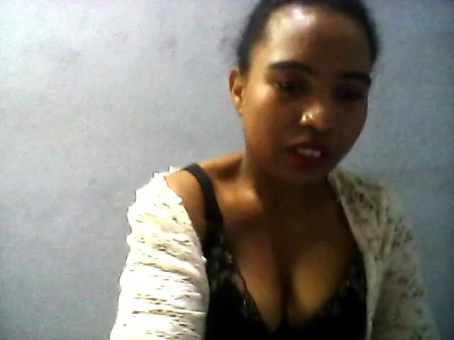 Live sex webcam photo for Violette01 #276128031