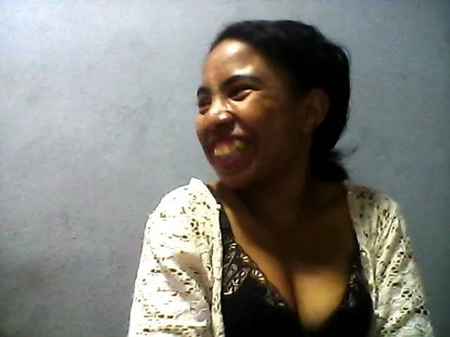 Live sex webcam photo for Violette01 #276133976