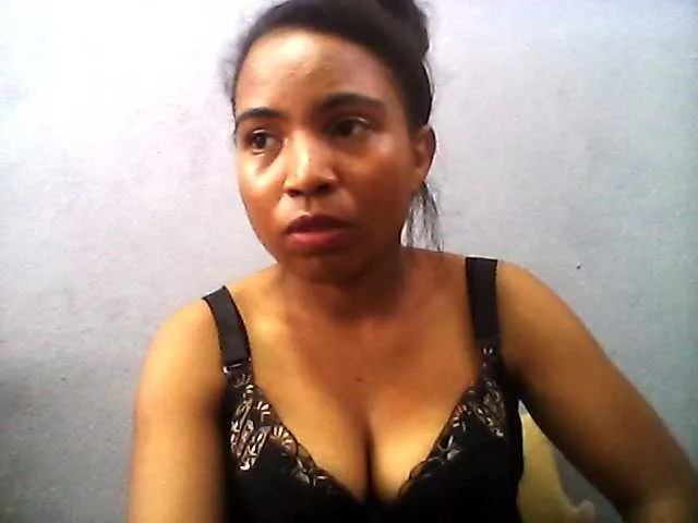 Live sex webcam photo for Violette01 #276150512