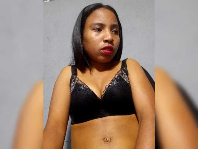 Live sex webcam photo for Violette01 #276199464