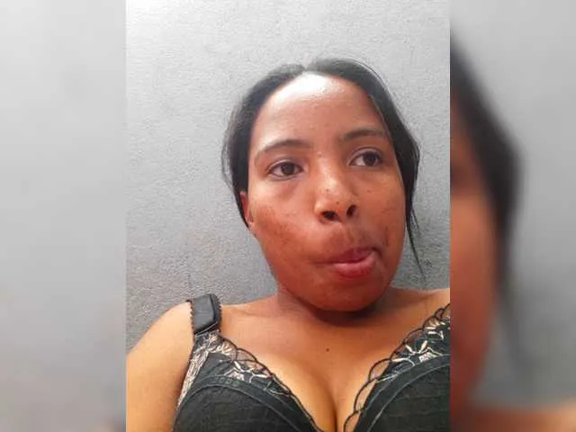 Live sex webcam photo for Violette01 #276204003