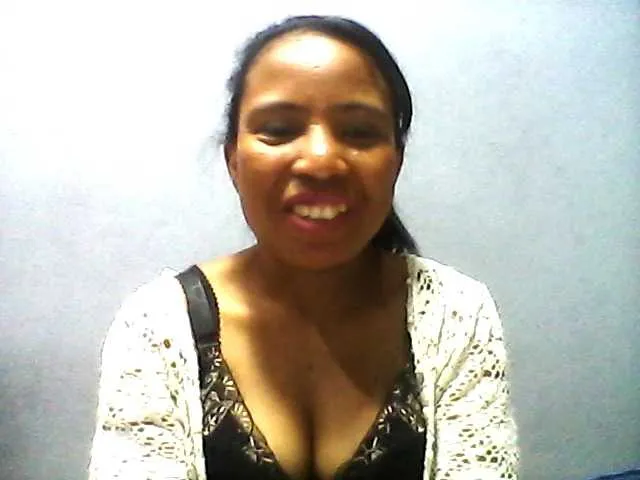 Live sex webcam photo for Violette01 #276212806