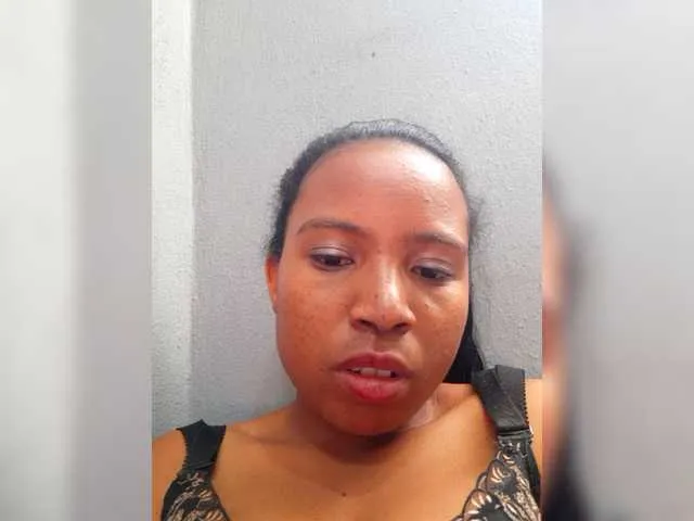 Live sex webcam photo for Violette01 #276226213