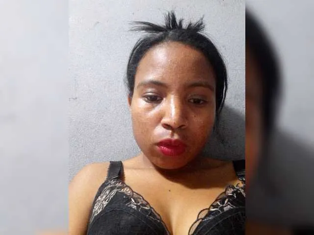 Live sex webcam photo for Violette01 #276230198