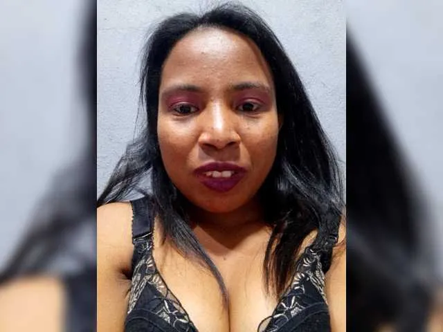 Live sex webcam photo for Violette01 #276242612