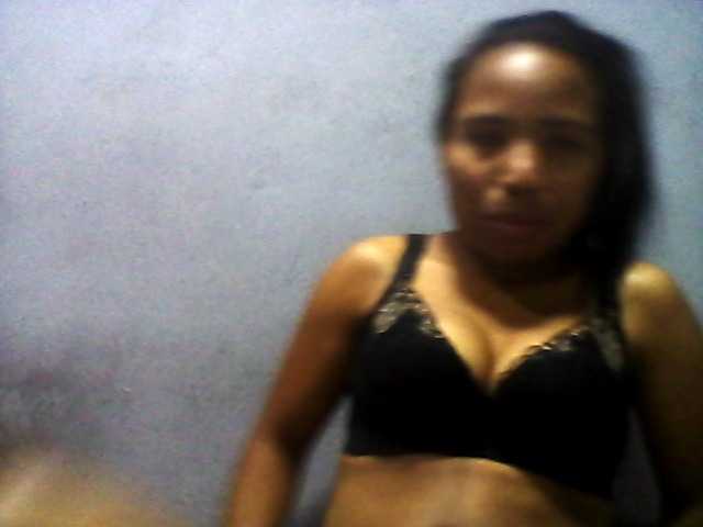 Live sex webcam photo for Violette01 #276249462