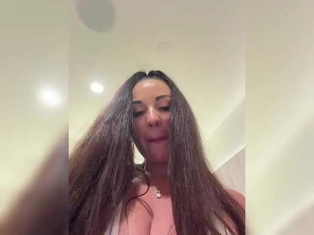 Live sex webcam photo for Vishenka7777 #293353783