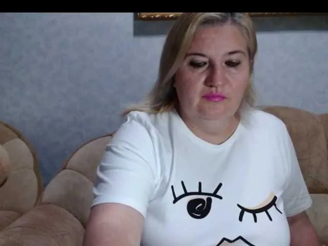 Live sex webcam photo for VishenkaStar #273731919