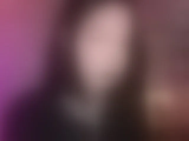 Live sex webcam photo for Vivi-Squirrel #293743571