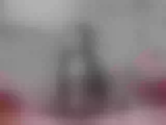 Live sex webcam photo for VivianneHart #292040923