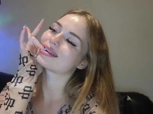 Live sex webcam photo for VladaMais #276287340