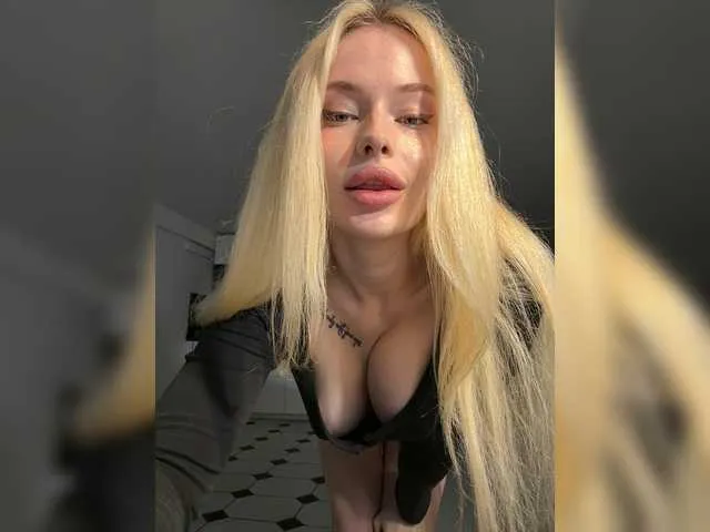 Live sex webcam photo for VladaMais #294196878