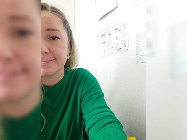 Live sex webcam photo for Vvainona #277540752