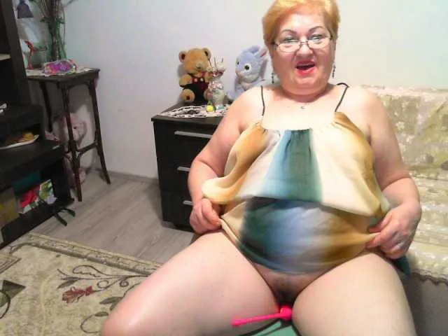 Live sex webcam photo for Vyka-Vyka #287375331