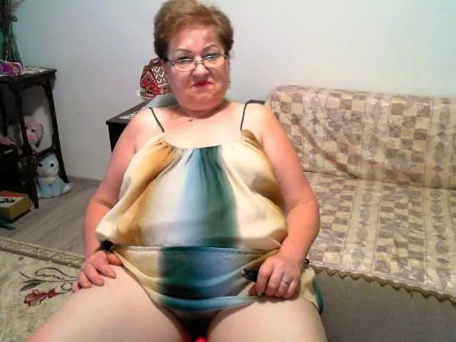 Live sex webcam photo for Vyka-Vyka #289355754