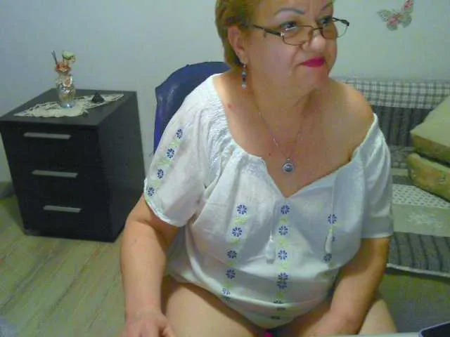 Live sex webcam photo for Vyka-Vyka #290283751