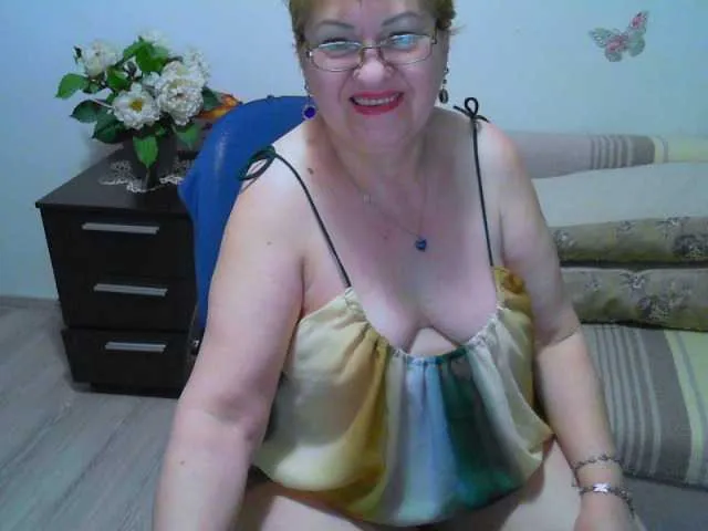 Live sex webcam photo for Vyka-Vyka #290761325