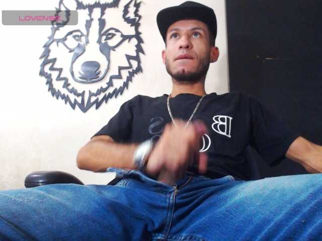 Live sex webcam photo for WILBIGCOCK #290899152