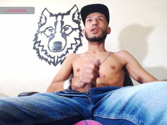 Live sex webcam photo for WILBIGCOCK #290990940