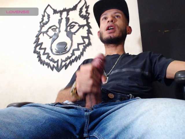 Live sex webcam photo for WILBIGCOCK #291153911