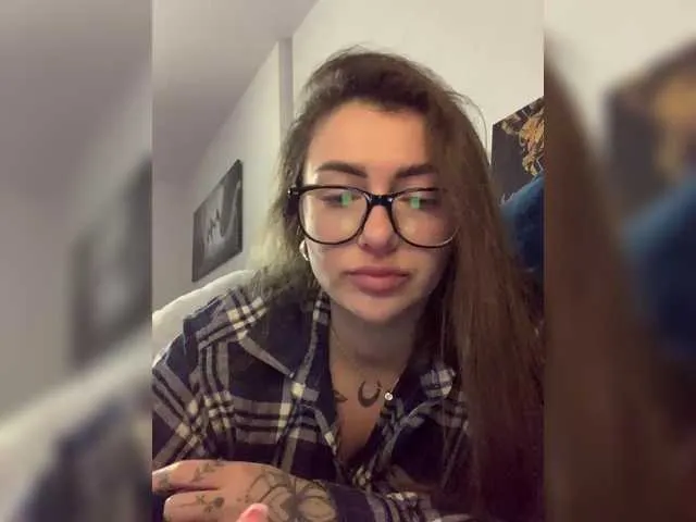 Live sex webcam photo for WILDGIRL #290359568