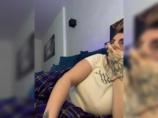 Live sex webcam photo for WILDGIRL #290561163