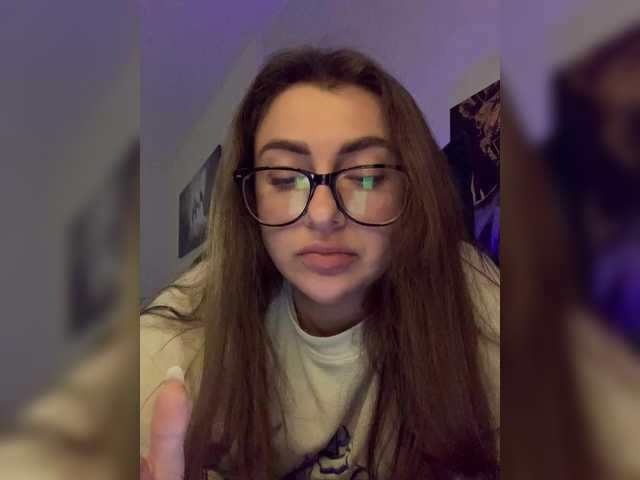 Live sex webcam photo for WILDGIRL #290570158