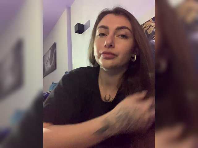 Live sex webcam photo for WILDGIRL #290638008