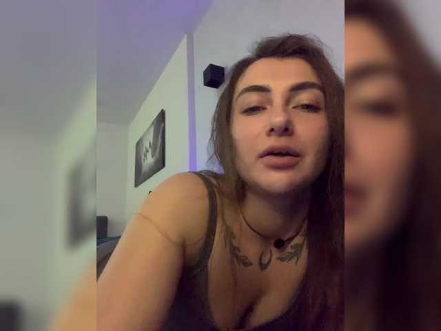 Live sex webcam photo for WILDGIRL #292343067