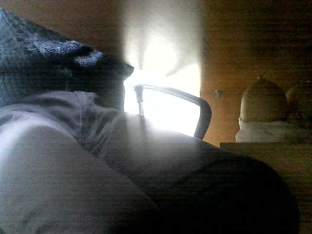 Live sex webcam photo for WWoollff75 #276890535