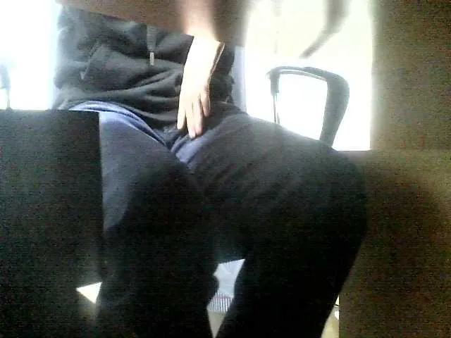 Live sex webcam photo for WWoollff75 #277683305