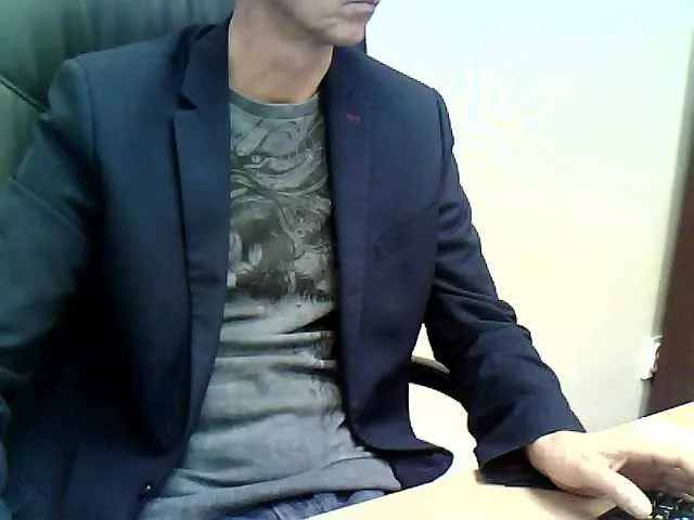 Live sex webcam photo for WWoollff75 #291783719