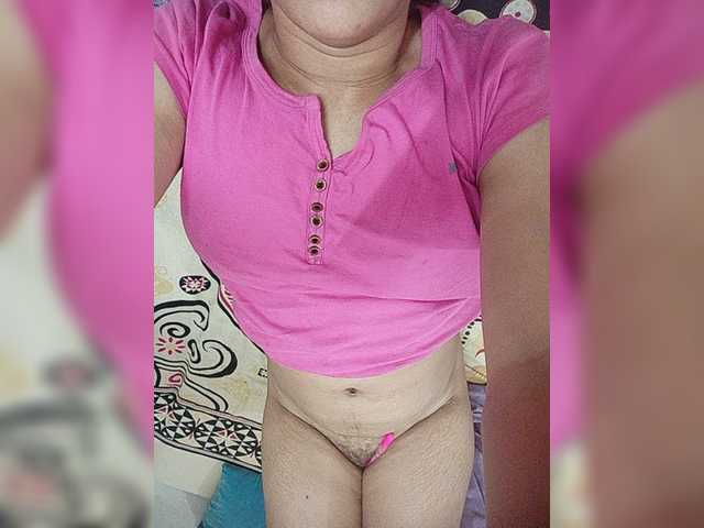 Live sex webcam photo for WYZ25 #275551943