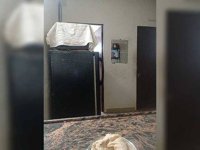 Live sex webcam photo for WYZ25 #275572458