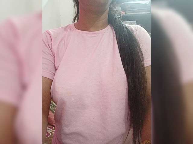 Live sex webcam photo for WYZ25 #275581779