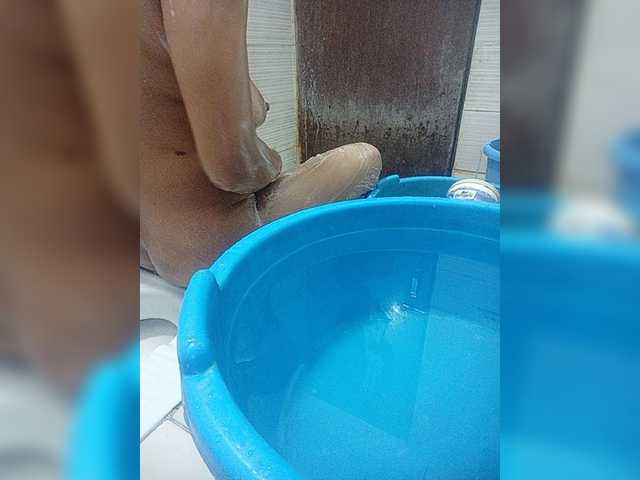 Live sex webcam photo for WYZ25 #275613294