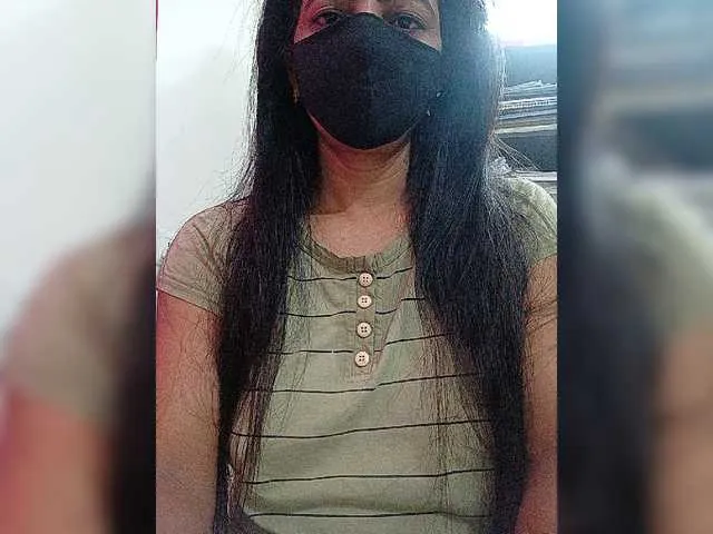 Live sex webcam photo for WYZ25 #275647320