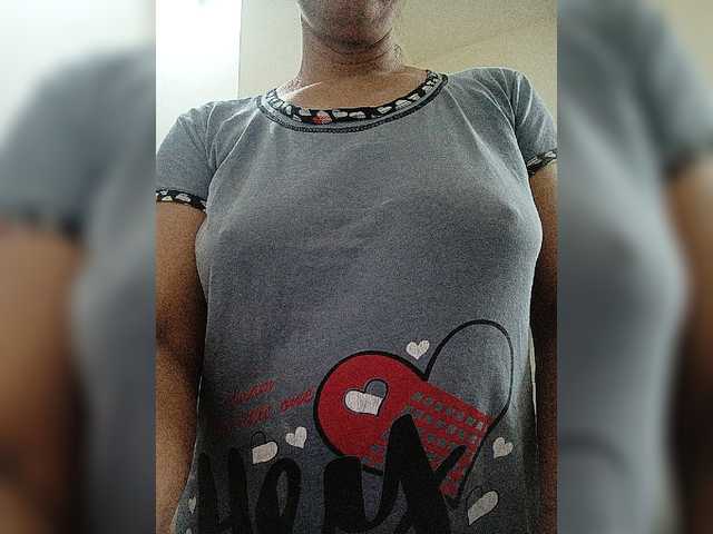 Live sex webcam photo for WYZ25 #275732449