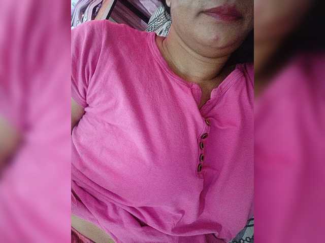 Live sex webcam photo for WYZ25 #275799467