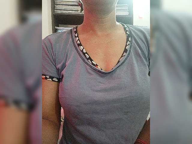 Live sex webcam photo for WYZ25 #275966226