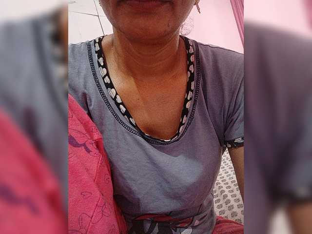 Live sex webcam photo for WYZ25 #276282793