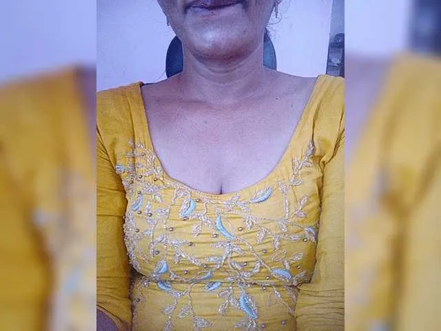 Live sex webcam photo for WYZ25 #276317602