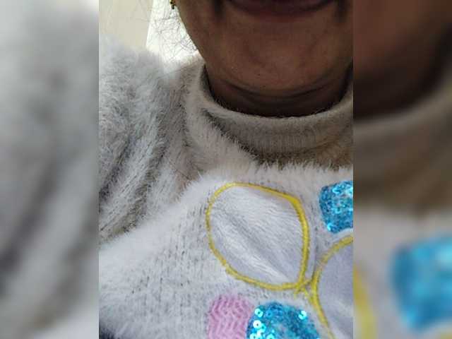 Live sex webcam photo for WYZ25 #276976940