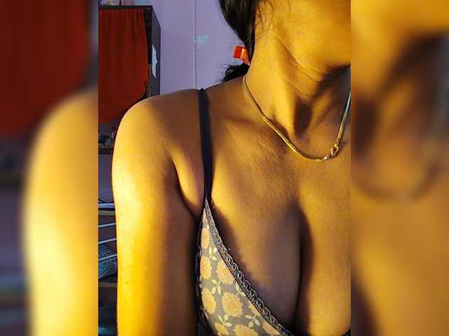 Live sex webcam photo for WYZ25 #277144572