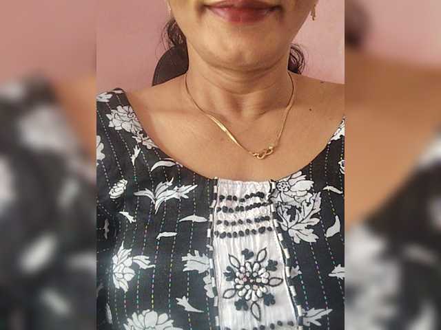 Live sex webcam photo for WYZ25 #277637835