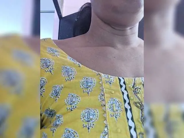 Live sex webcam photo for WYZ25 #277689991