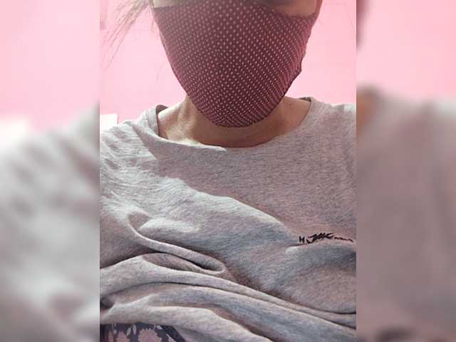 Live sex webcam photo for WYZ25 #277695279