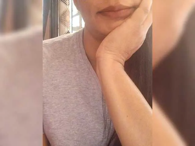 Live sex webcam photo for WYZ25 #277728276