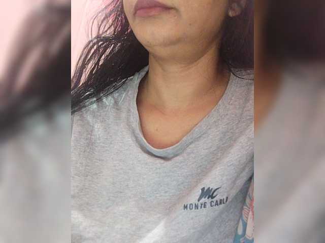 Live sex webcam photo for WYZ25 #277841771