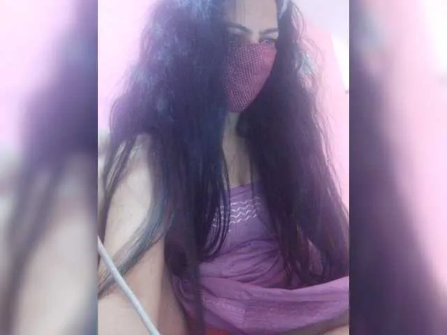 Live sex webcam photo for WYZ25 #277866533